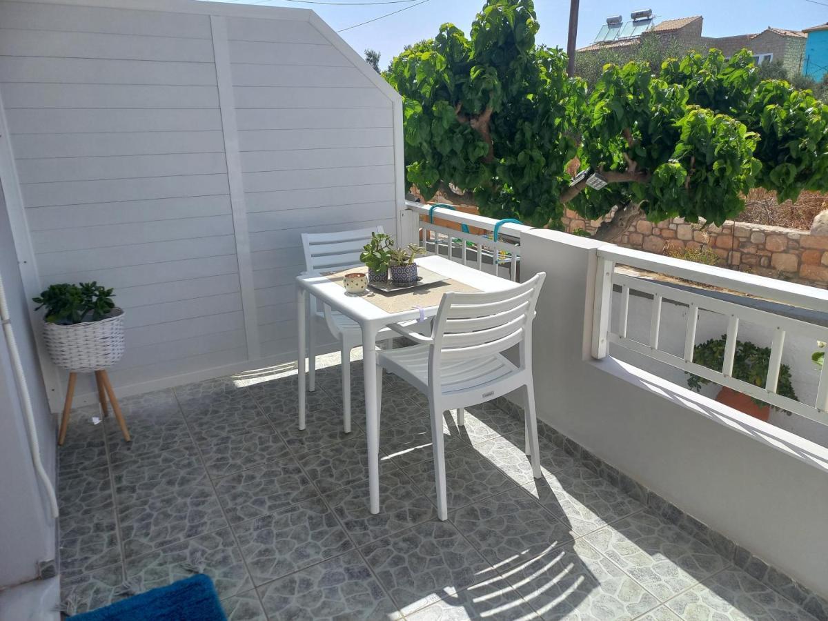 Mulberry House Hotell Elafonissos Exteriör bild